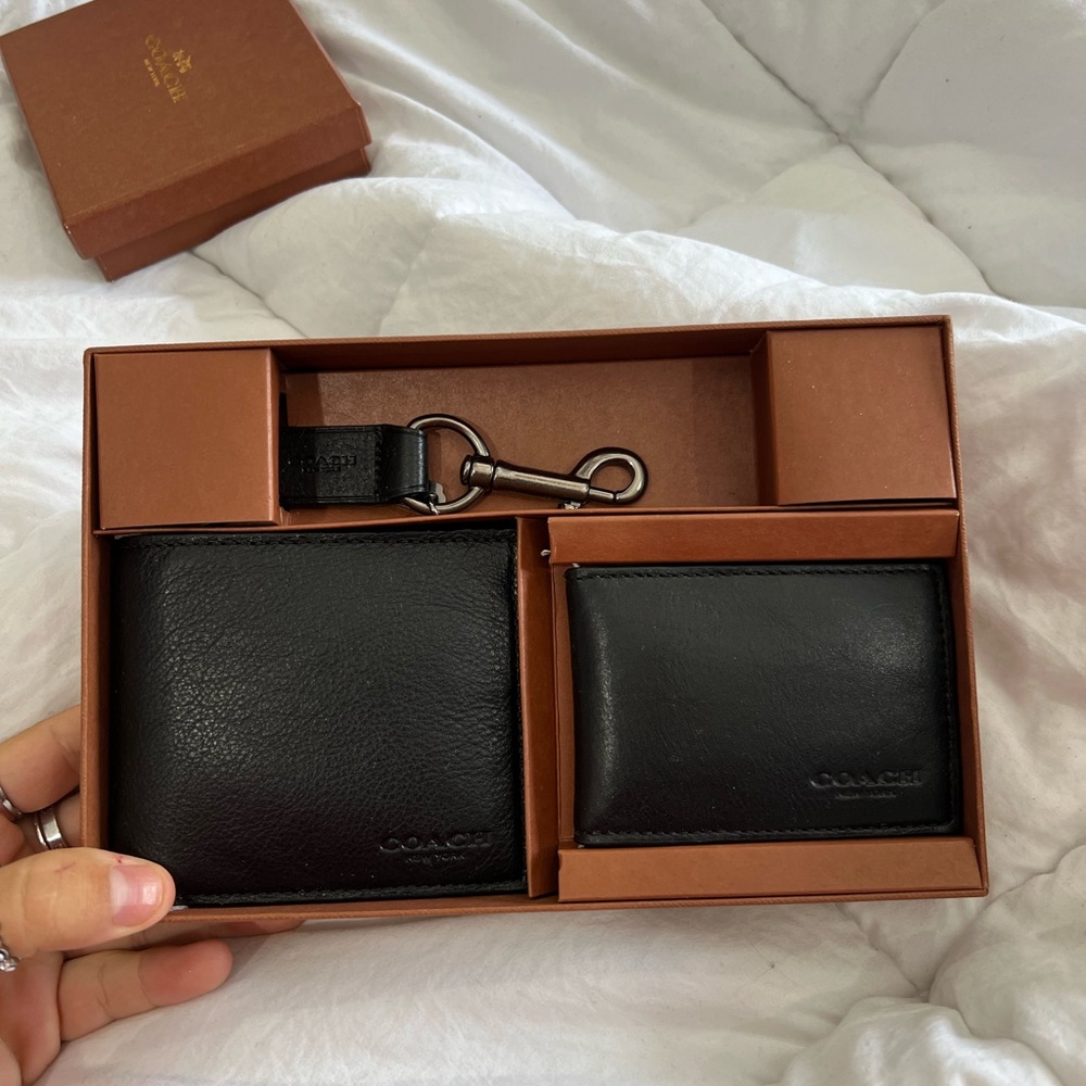 BRAND NEW COACH 3 in 1 LEATHER NEVER OPENED